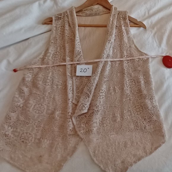 Cut Loose - Cotton Lace Vest - EXCELLENT condition - Picture 4 of 7